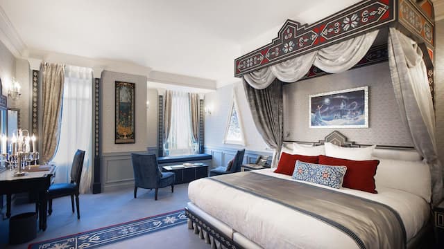 Frozen Royal Suite
