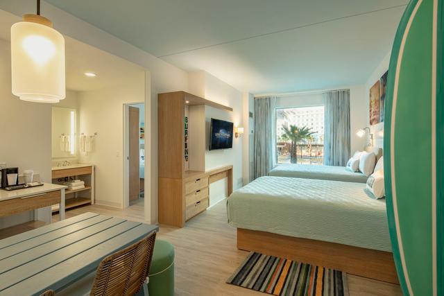 Suite met 2 slaapkamers en zwembadzicht