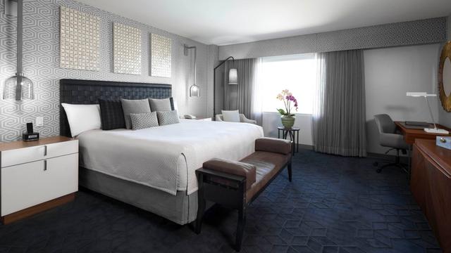 Captain's Presidential Suite